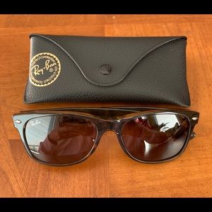 Unisex Ray Ban Wayfarers Authentic